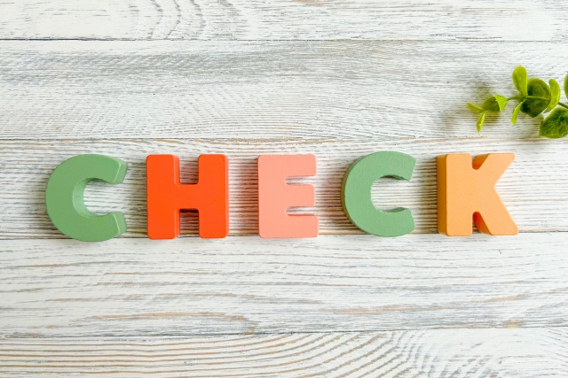 チェック